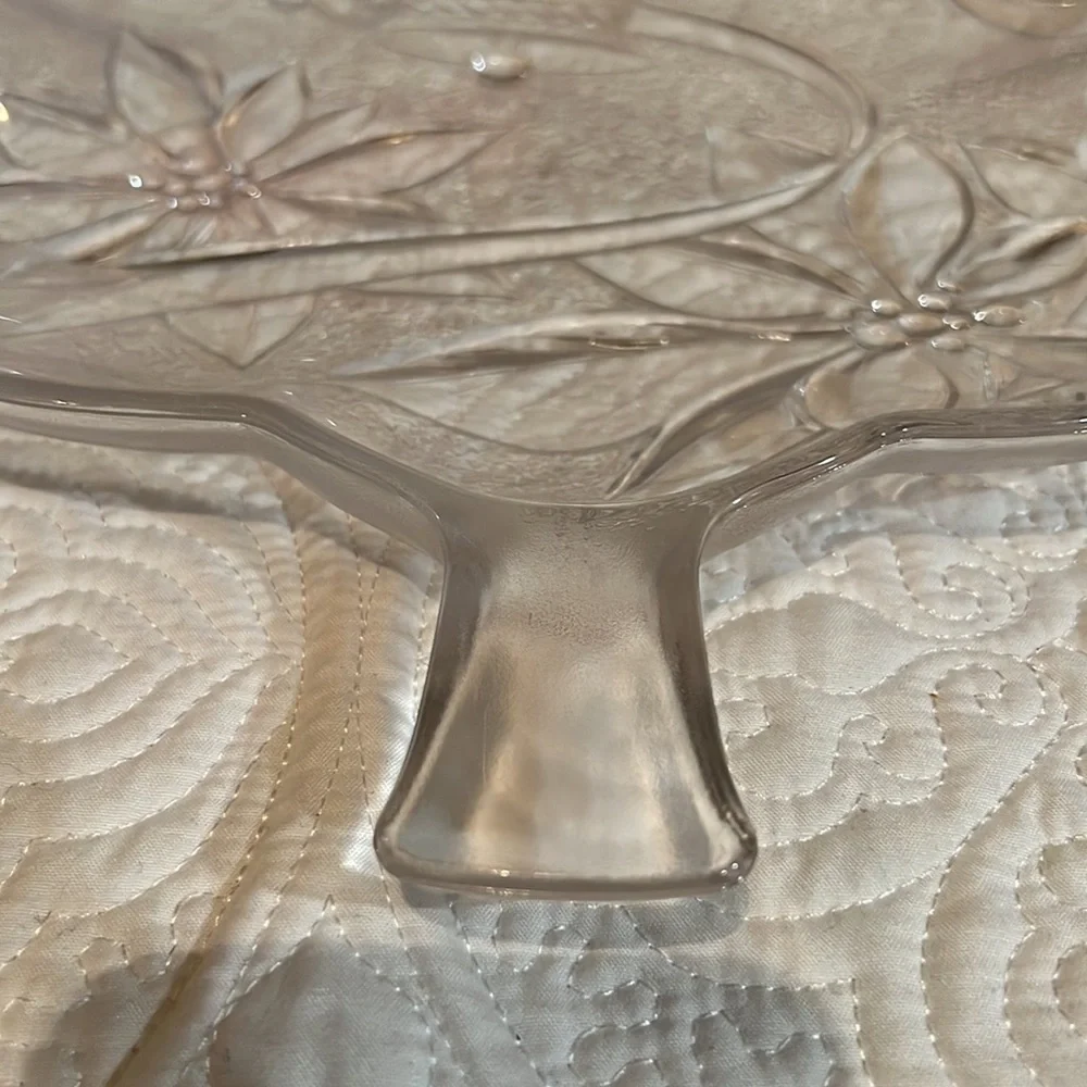 Glass‎ Christmas Tree servers